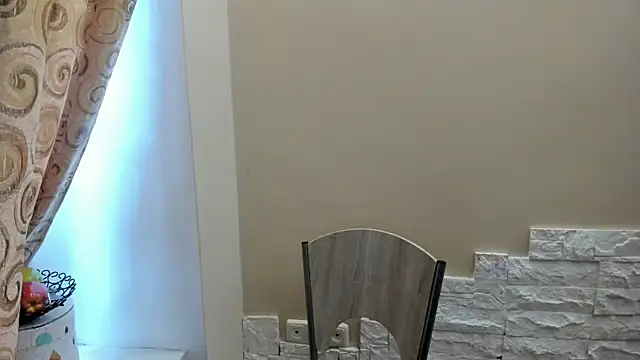 Summmmerskyn Live XXX chat