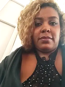 ELLA_KELLY élő XXX-chatje