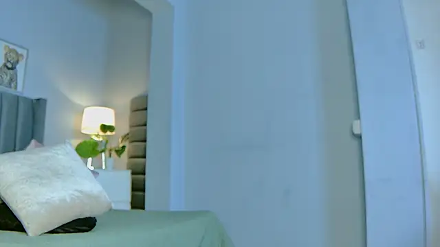 Chat XXX en directo de Madie__collins