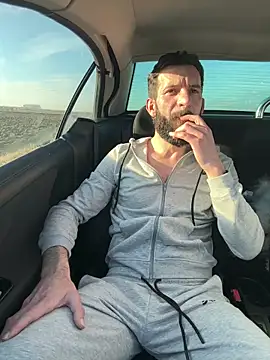 Show modela Michel_huge na web-kameri