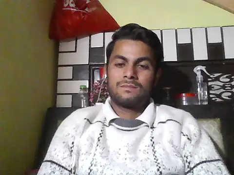 Stubborndesiboy: διαδικτυακό σόου στην κάμερα