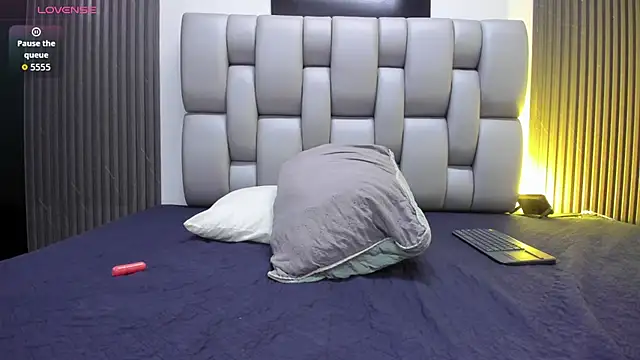 May-Clanfort 现场XXX聊天