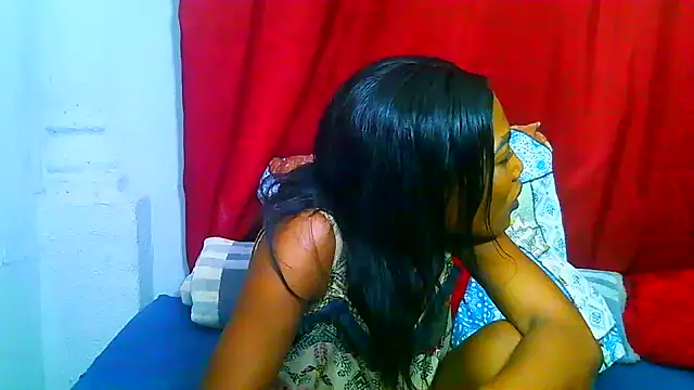 Chat +18 de freaky_naughty ao vivo