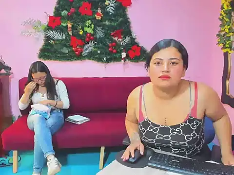 lesbiancuple webcam show