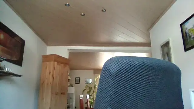 Nobbie444: διαδικτυακό σόου στην κάμερα