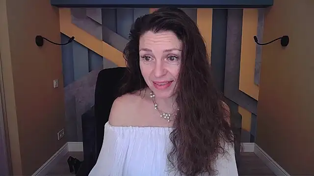 EllaLong's Live XXX Chat