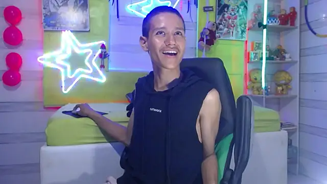 Chat +18 de andy_staar ao vivo