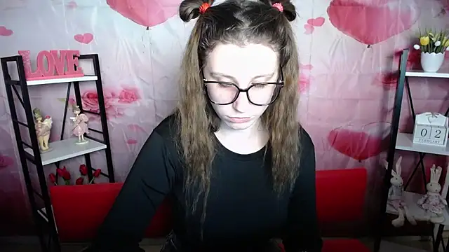 LilianaShine 即時 XXX 聊天