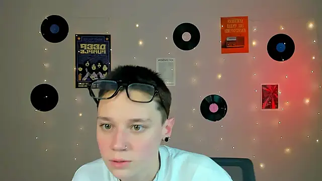 Chat XXX ao vivo de emi_fade