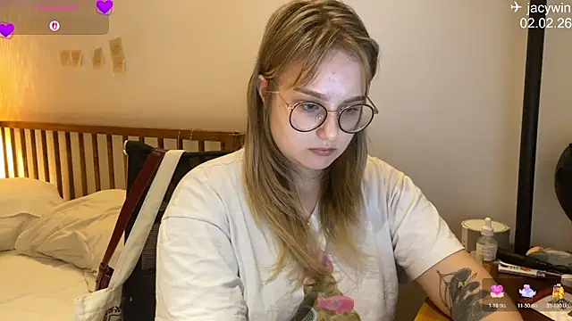 JacyWinslat Adlı Modelin Canlı XXX Sohbeti