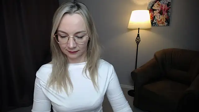 Ava_Elior live XXX chat