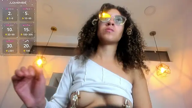 Hanna_Cornee_ লাইভ XXX চ্যাট