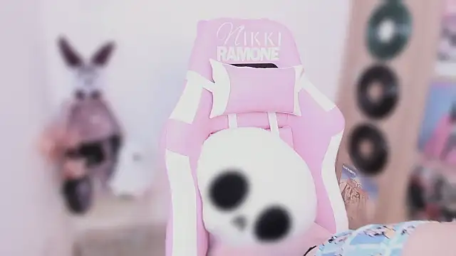 دردشة NikkiRamone الجنسية المباشرة