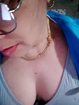 small-house123's Live XXX Chat