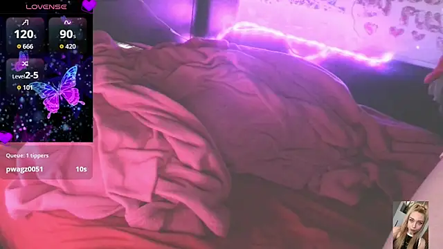 Blondiewithanass live XXX chat