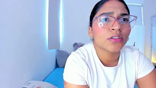 Chat +18 de iriss_25 ao vivo