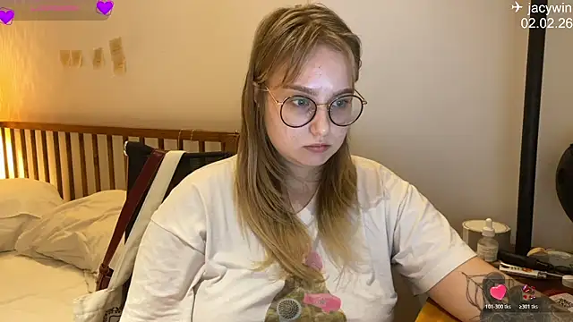 JacyWinslat Adlı Modelin Canlı XXX Sohbeti