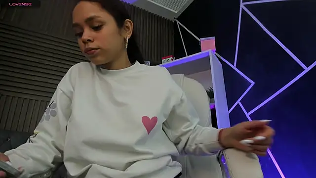 CarolineFyre Adlı Modelin Canlı XXX Sohbeti