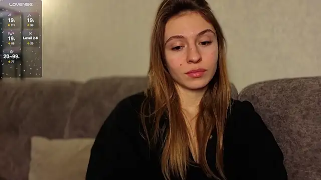 LovelyKatea Adlı Modelin Canlı XXX Sohbeti