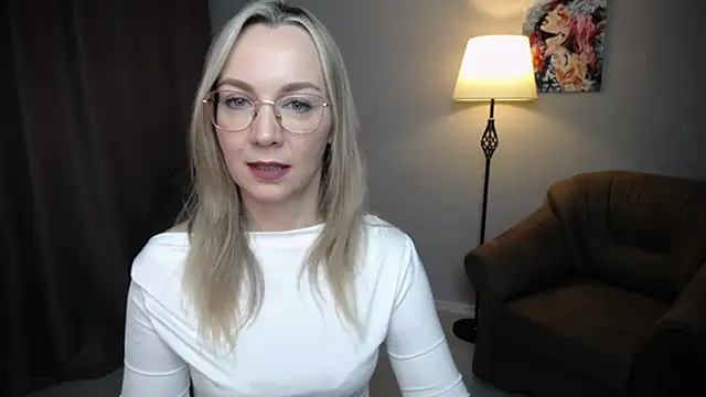 Chat +18 de Ava_Elior ao vivo