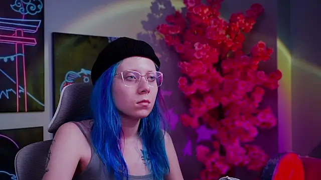 SakuraBliss Adlı Modelin Canlı XXX Sohbeti