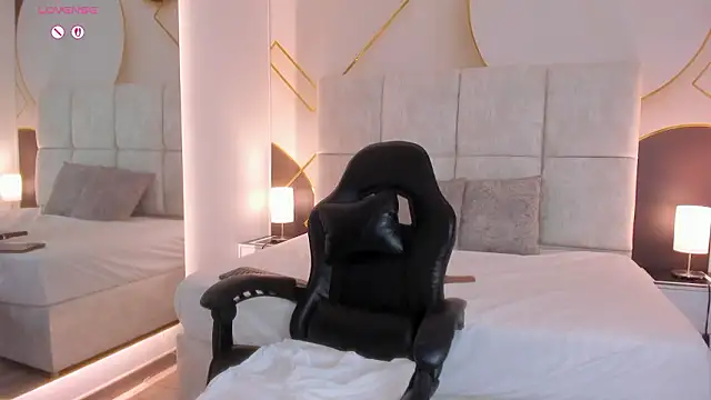 Megan-8のライブXXXチャット