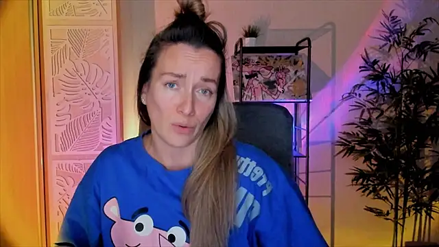 Chatroom XXX en direct de RebeccaMartinez