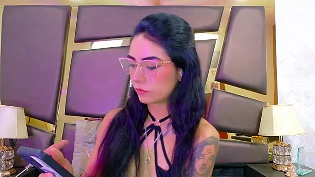 Chat +18 de NicoleEsposito ao vivo