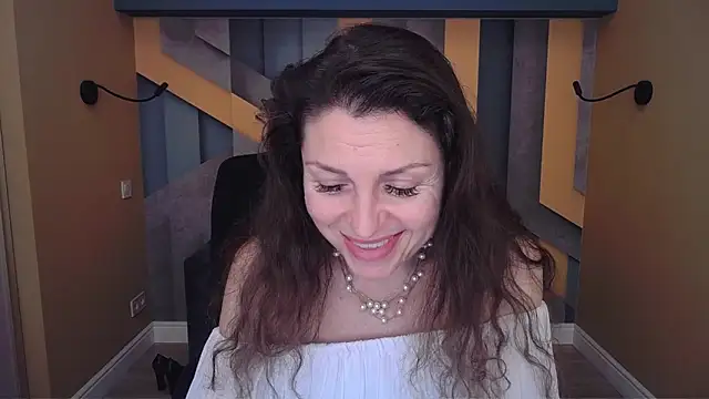 EllaLong's Live XXX Chat