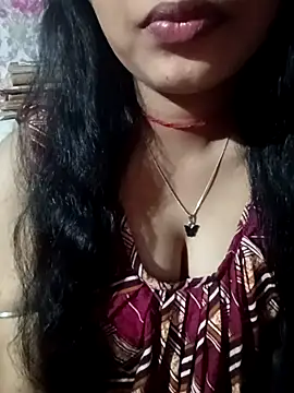 soni2005: διαδικτυακό σόου στην κάμερα