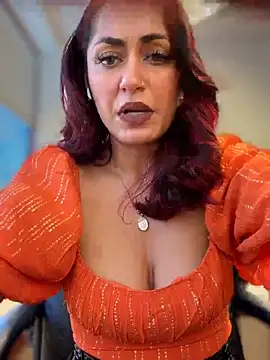 Онлайн чат XXX YourQueen18