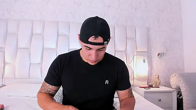 MassimoCo_'s Live XXX Chat