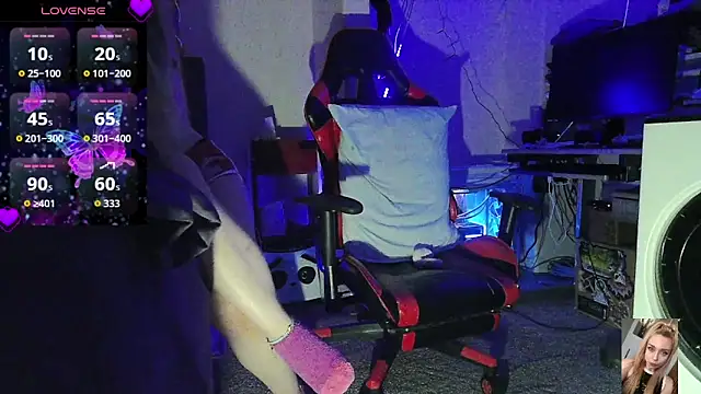 Blondiewithanass Live XXX-Chat