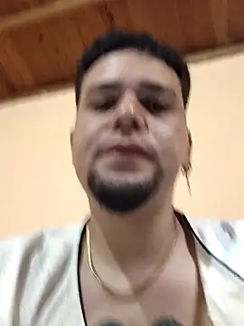 Chat +18 de HallowedMilan ao vivo