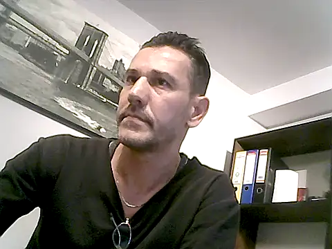 mastercharisma35 即時 XXX 聊天