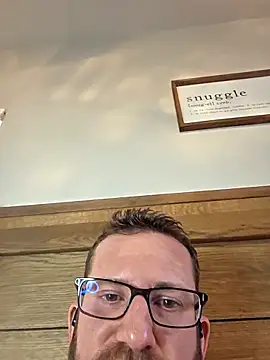 Icebearsticlese Show Webcam