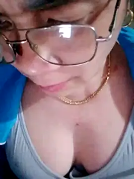 Chat +18 de small-house123 ao vivo