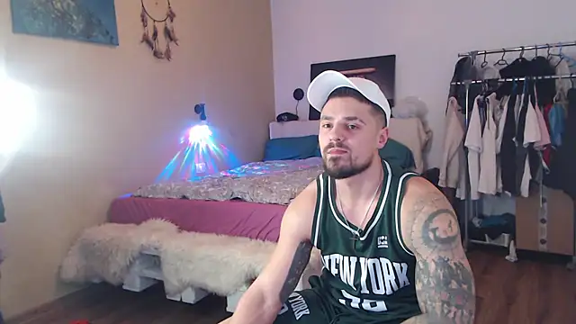 Tiberius_hunk Chat XXX in diretta