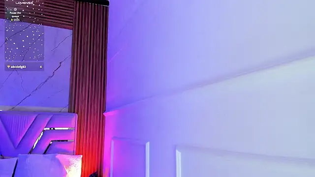 แชท XXX สดของ Emmapeetite