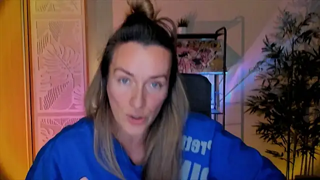 แชท XXX สดของ RebeccaMartinez