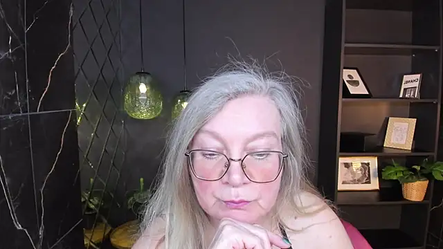 NataliMellow webcam show