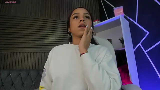 Chatroom XXX en direct de CarolineFyre