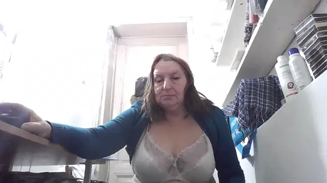 AnnaLive570 Show in webcam