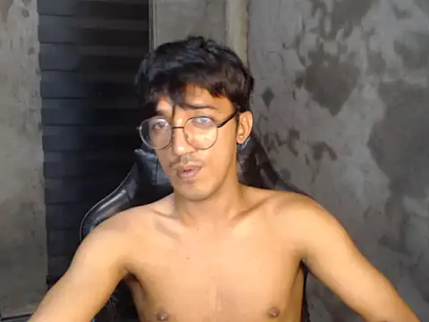 Chat +18 de RowyCam ao vivo