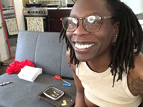 littyleesh1's Webcam Show