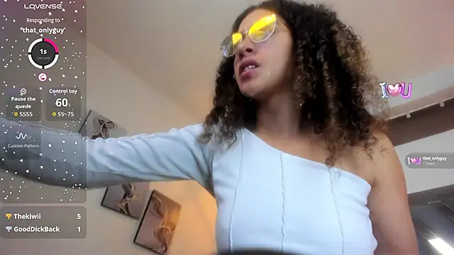 Hanna_Cornee_ 现场XXX聊天