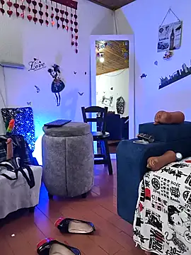 keila_j Adlı Modelin Canlı XXX Sohbeti