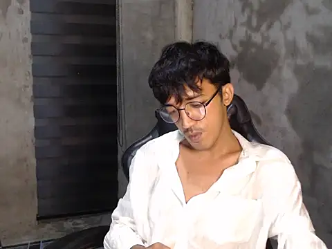 RowyCam Pertunjukan Webcam