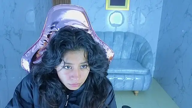 serabella_s Adlı Modelin Canlı XXX Sohbeti