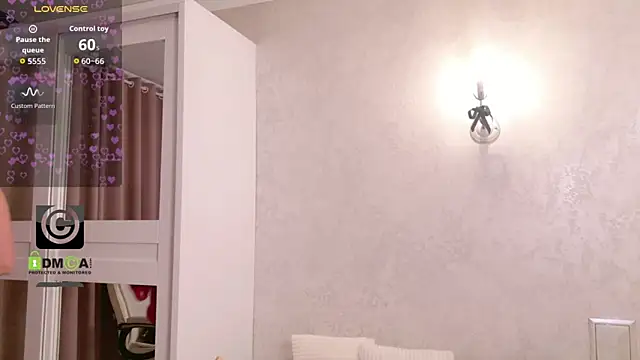 KellyKleine live XXX chat